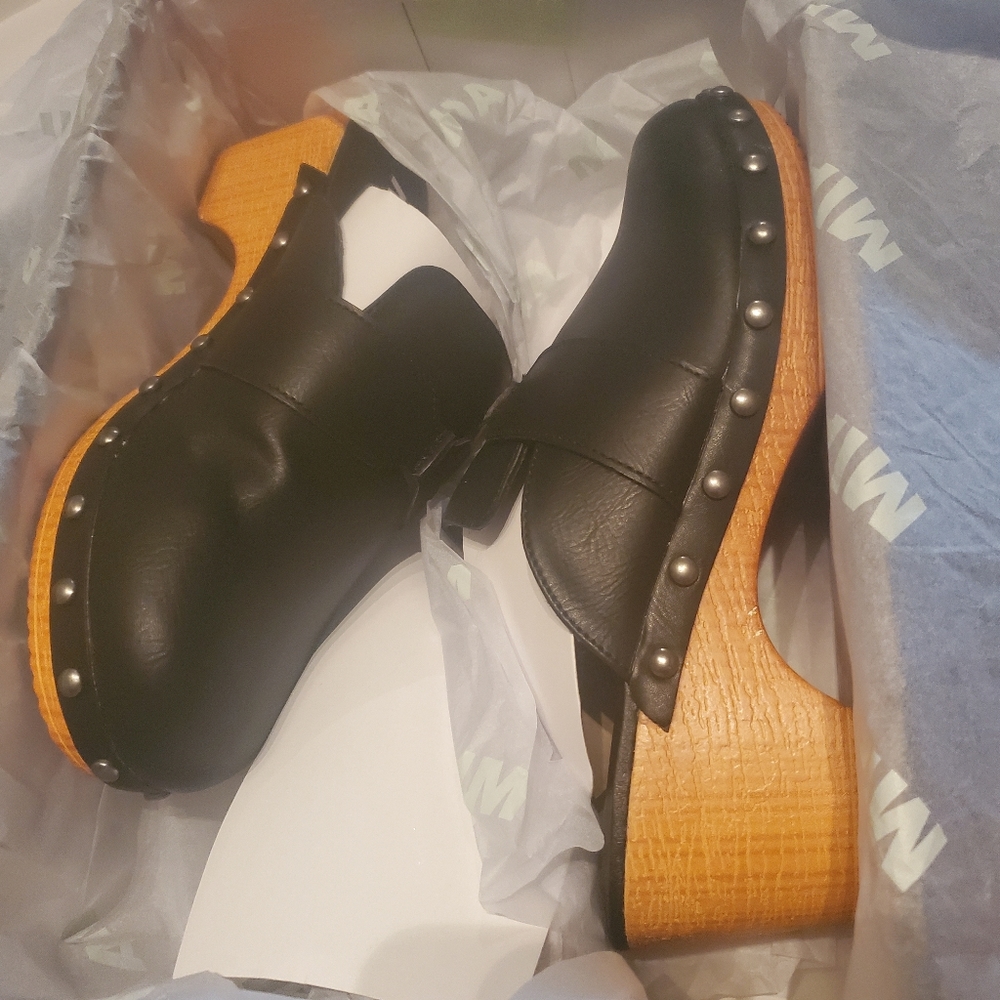Womens Shoes